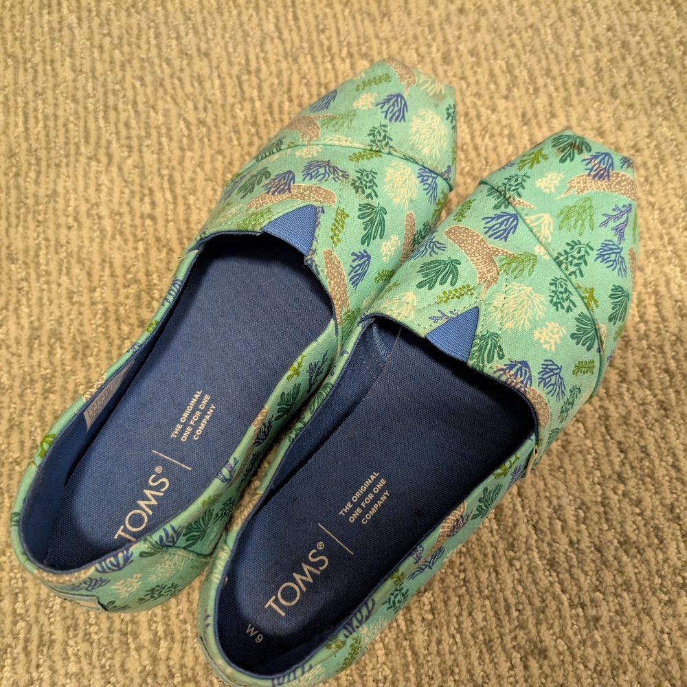 Toms Whale Shark Green and Blue Casual Flats